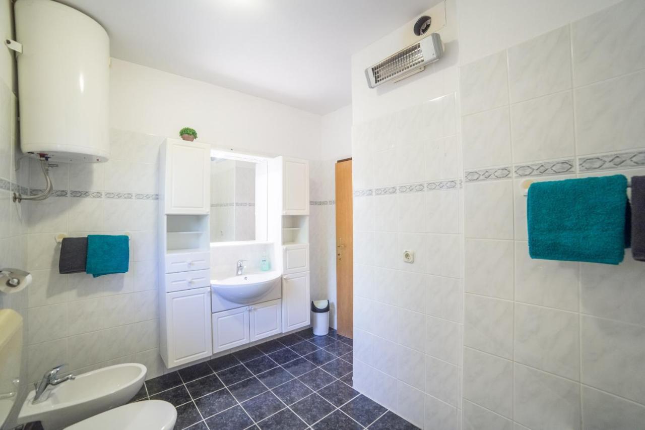 Apartment Jadranka Brist Exteriér fotografie