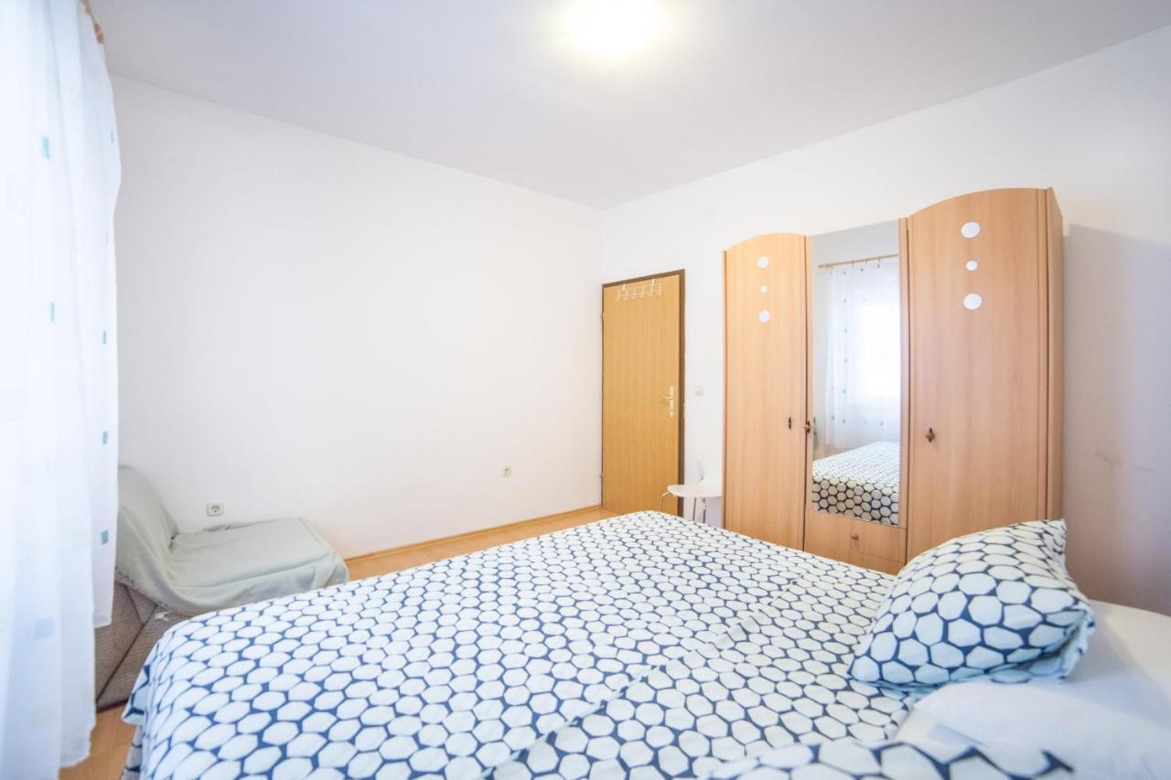 Apartment Jadranka Brist Exteriér fotografie